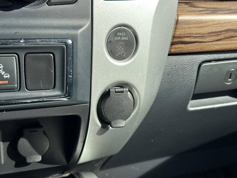 Used 2017 Nissan Titan SL w/ SL Towing Convenience Package AWD/4WD image 21