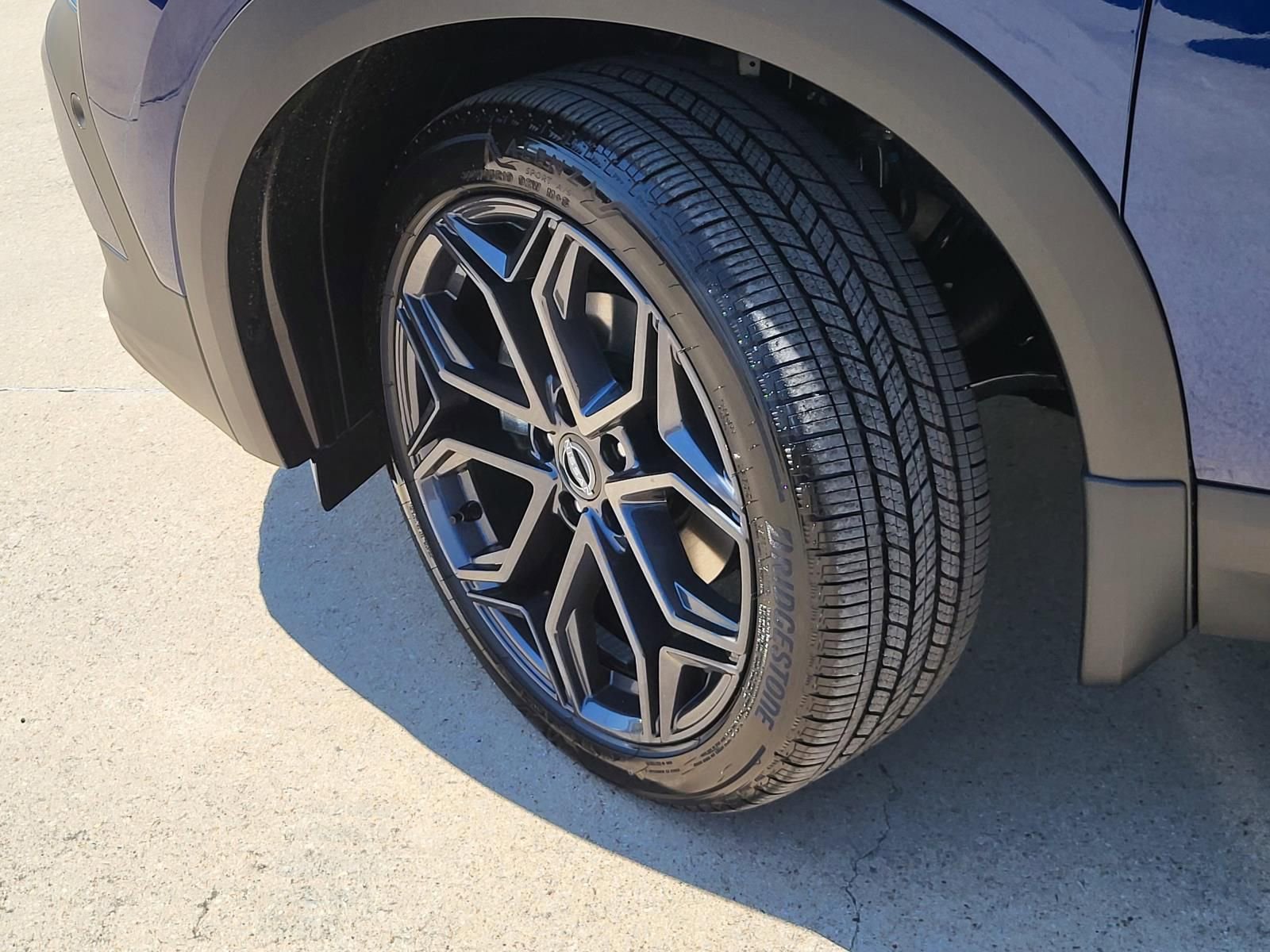 New 2026 Nissan Kicks SR FWD image 10