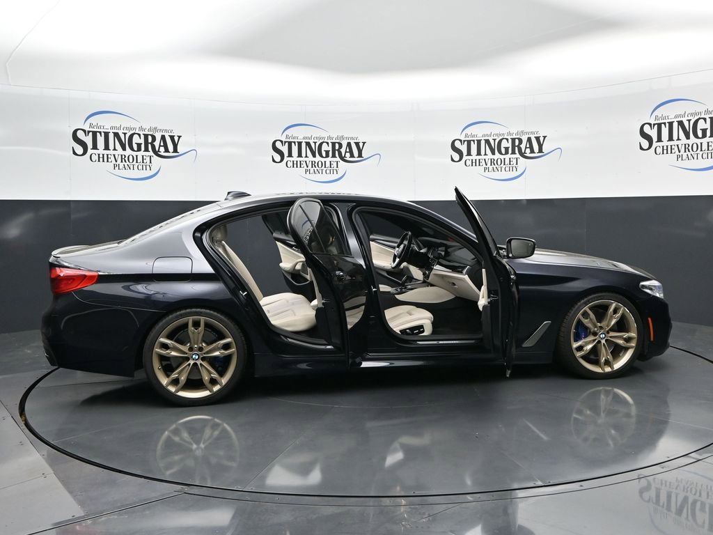 Used 2018 BMW M550i xDrive image 27