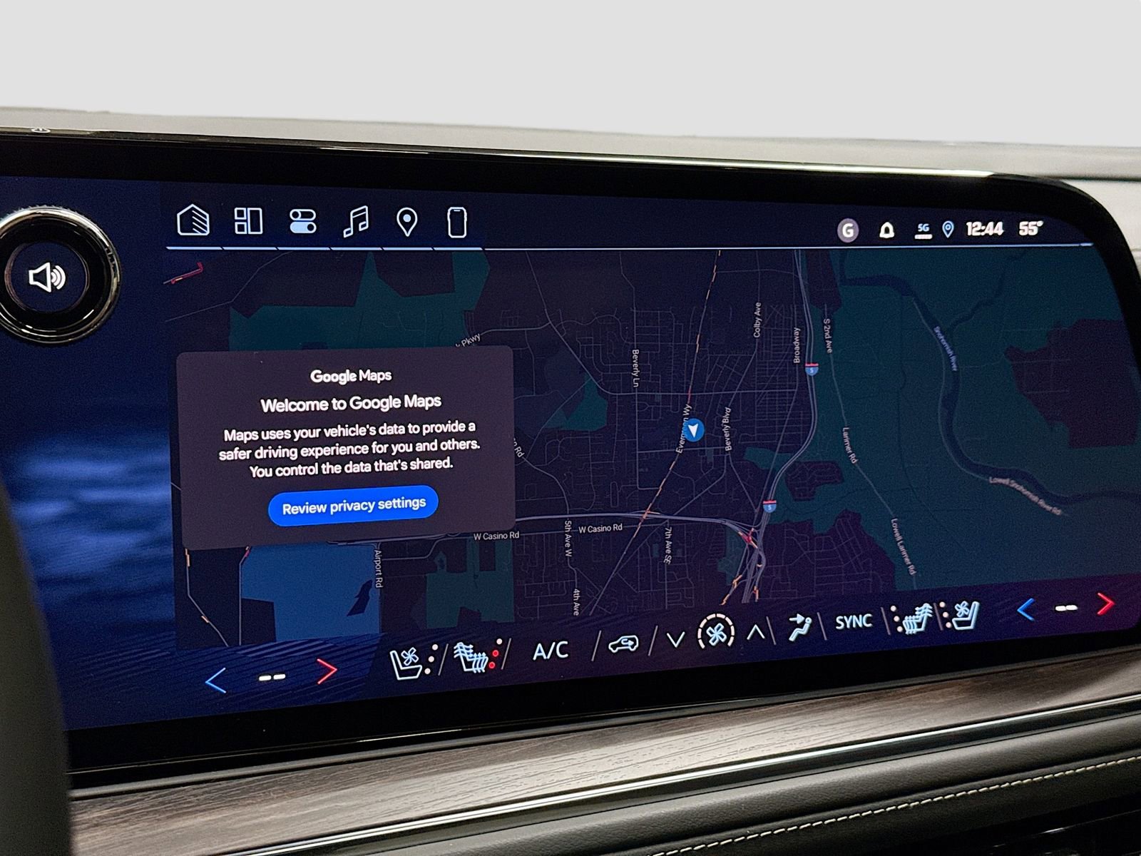 New 2026 Chevrolet Suburban Premier image 17