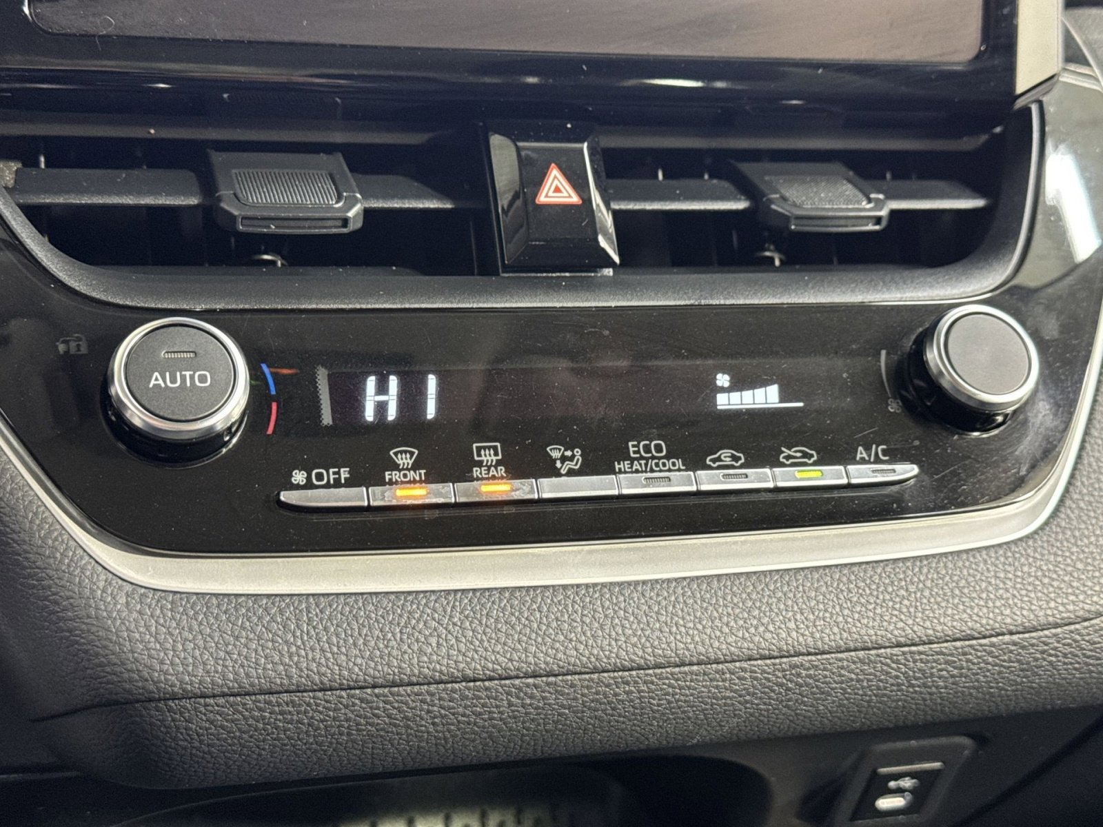 Used 2023 Toyota Corolla LE image 25