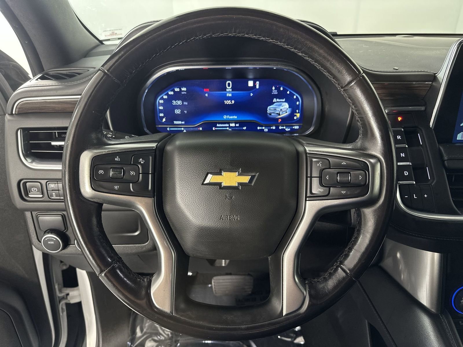 Used 2022 Chevrolet Suburban LT RWD image 14