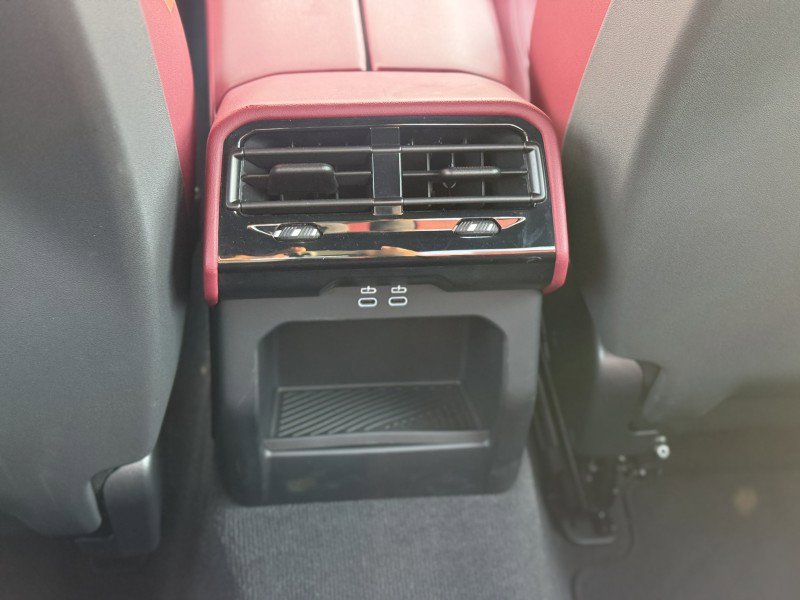 Certified 2025 BMW 530i w/ M Sport Package image 25
