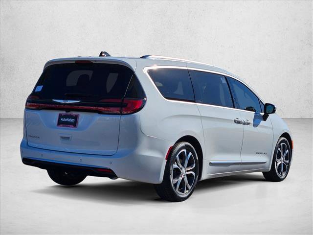 New 2026 Chrysler Pacifica Pinnacle FWD video 2