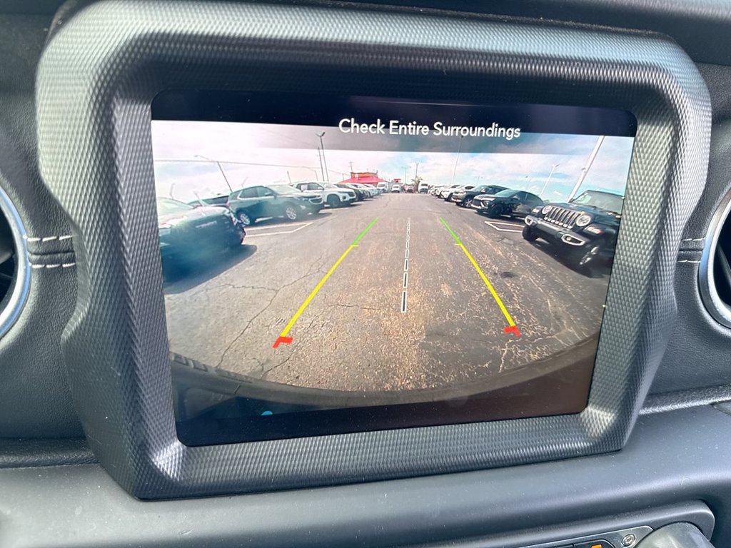 Used 2023 Jeep Wrangler Unlimited Sahara w/ Cold Weather Group AWD/4WD image 17