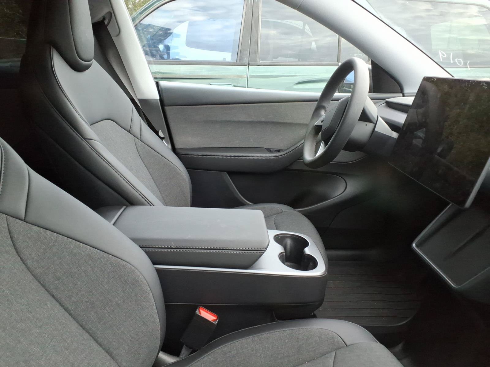 Used 2026 Tesla Model Y 2WD image 6