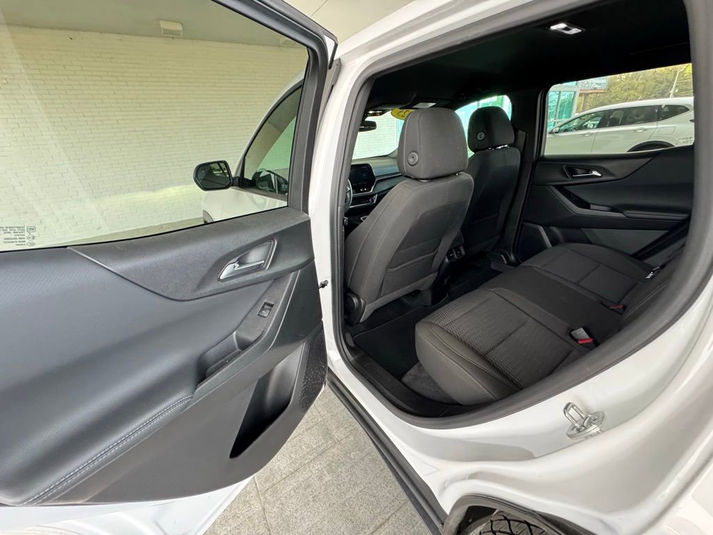 Used 2025 Chevrolet Equinox LT image 19