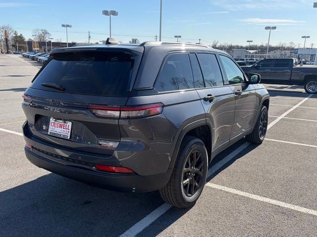 New 2025 Jeep Grand Cherokee Altitude w/ Trailer Tow Package image 8