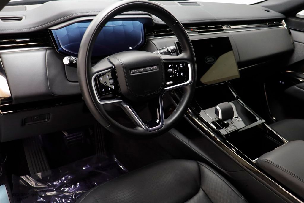 Used 2025 Land Rover Range Rover Sport SE image 5