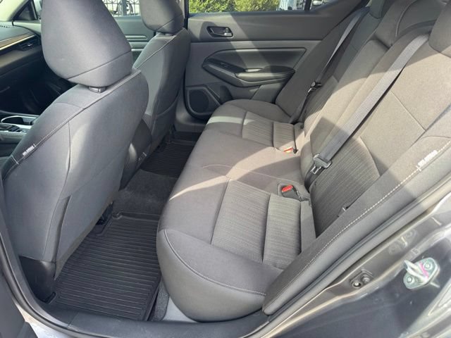 Used 2024 Nissan Altima 2.5 SV w/ SV Premium Package FWD image 11