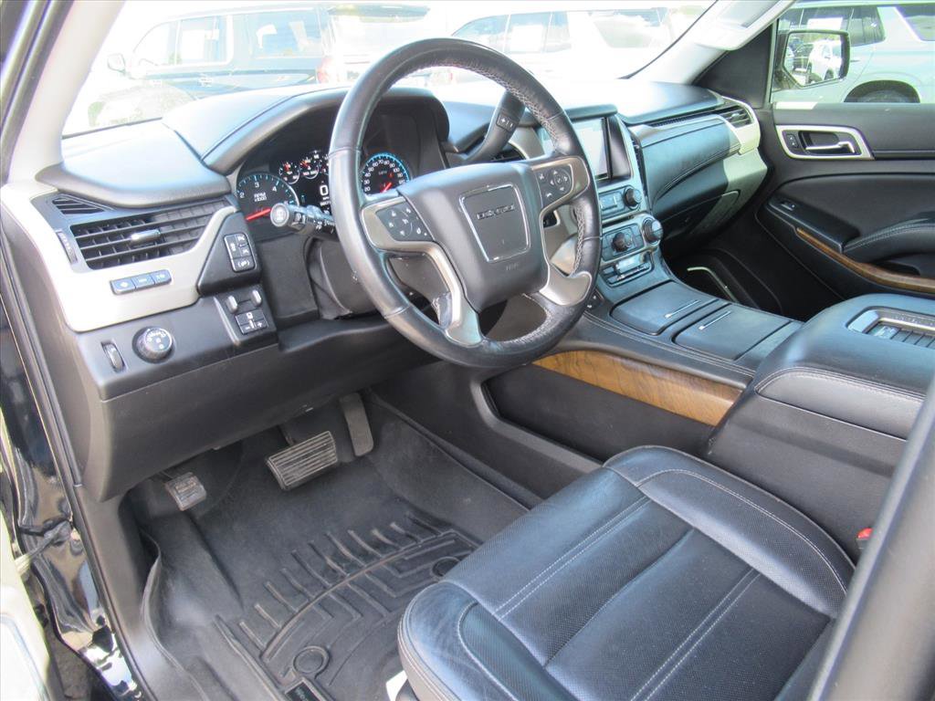 Used 2019 GMC Yukon XL Denali image 15