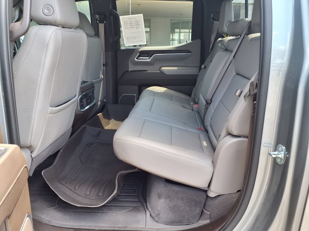 Used 2023 GMC Sierra 1500 SLT w/ SLT Premium Package AWD/4WD image 13