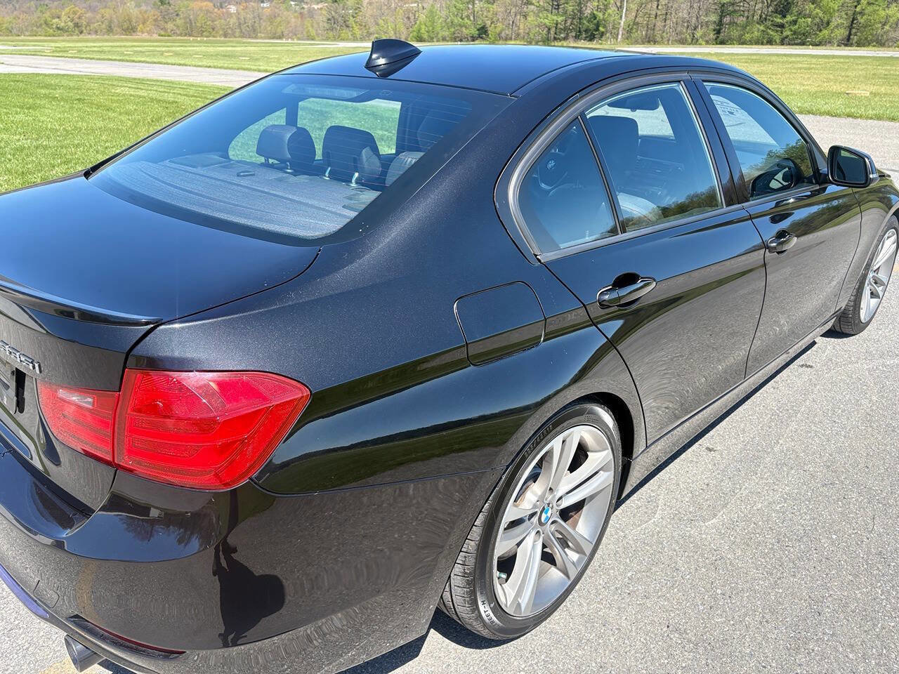Used 2013 BMW 335i xDrive Sedan AWD/4WD image 15