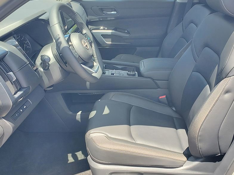 New 2025 Nissan Pathfinder SL w/ Black Appearance Package image 22