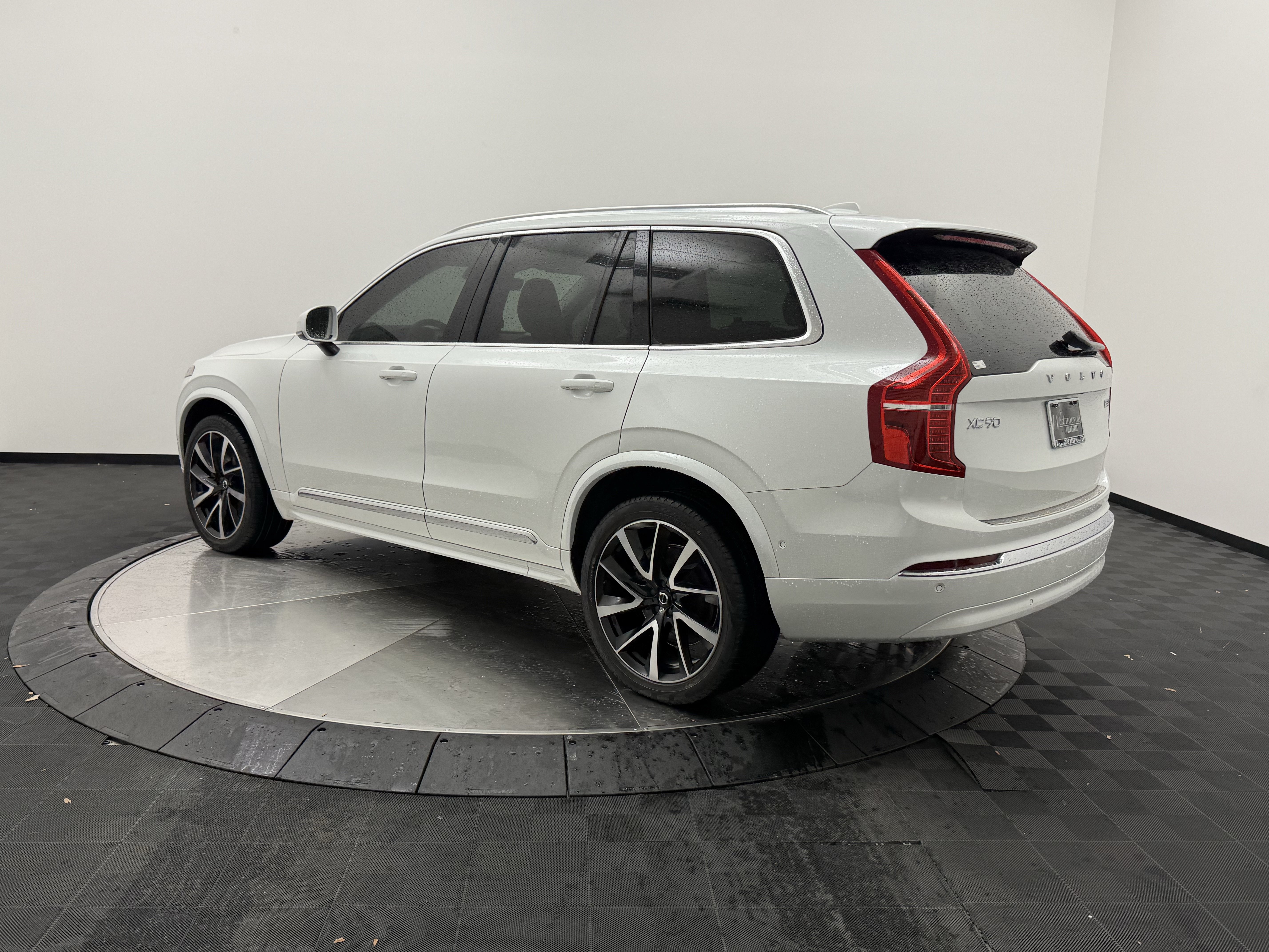 Used 2023 Volvo XC90 B5 Plus w/ Protection Package Premier AWD/4WD image 5