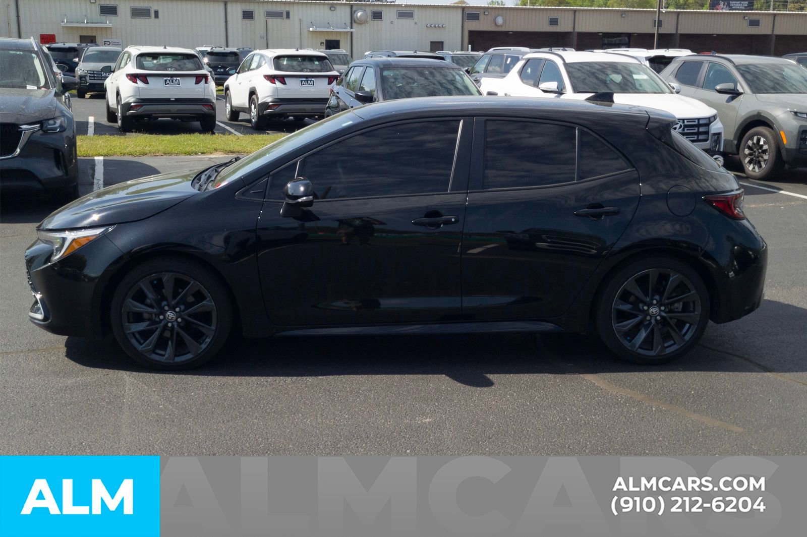 Used 2025 Toyota Corolla XSE FWD image 11