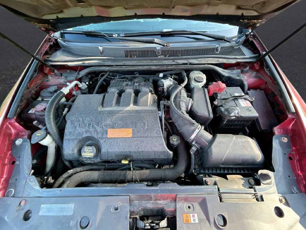 Used 2010 Lincoln MKS FWD image 33