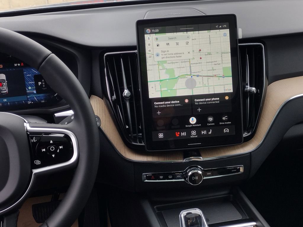 New 2026 Volvo XC60 B5 Plus w/ Climate Package image 27