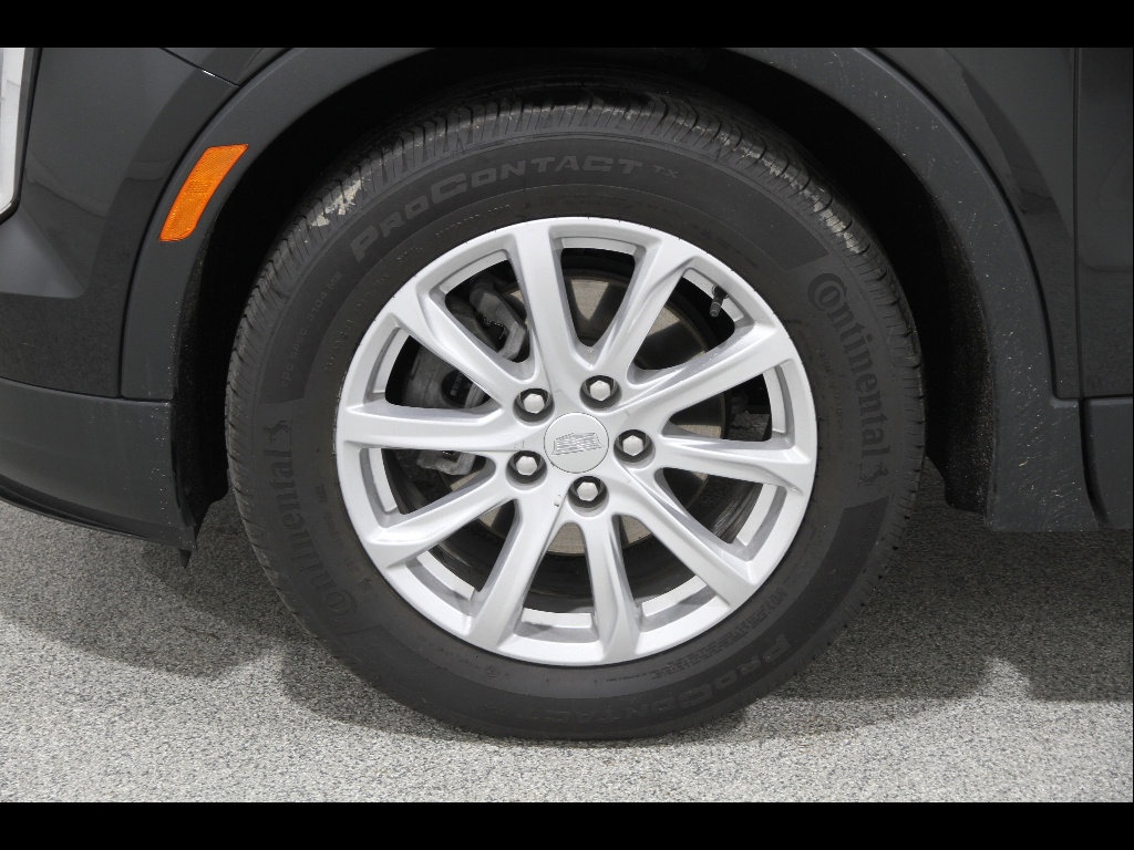 Used 2023 Cadillac XT4 Luxury w/ Cold Weather Package image 22