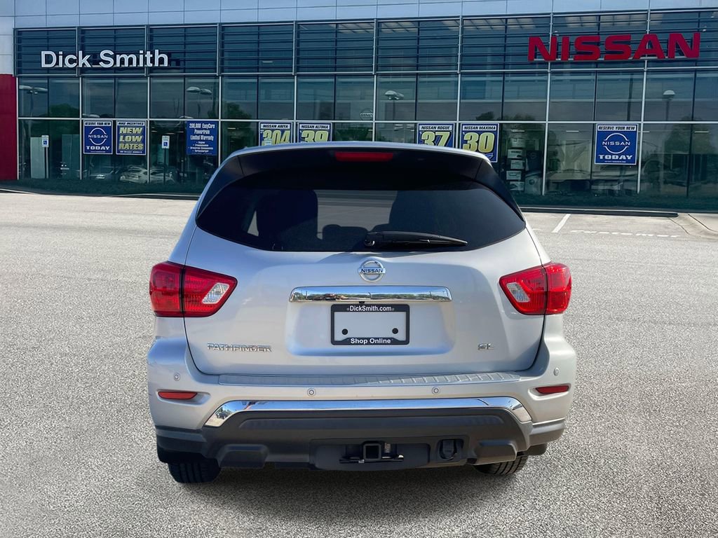 Used 2017 Nissan Pathfinder SL w/ SL Tech Package image 5