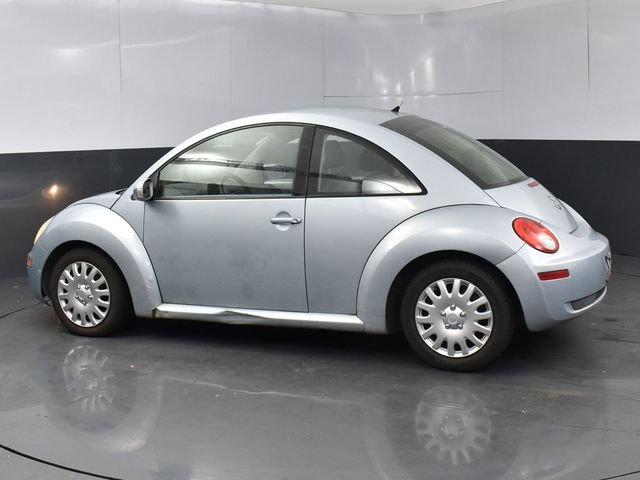 Used 2010 Volkswagen Beetle Coupe FWD image 6