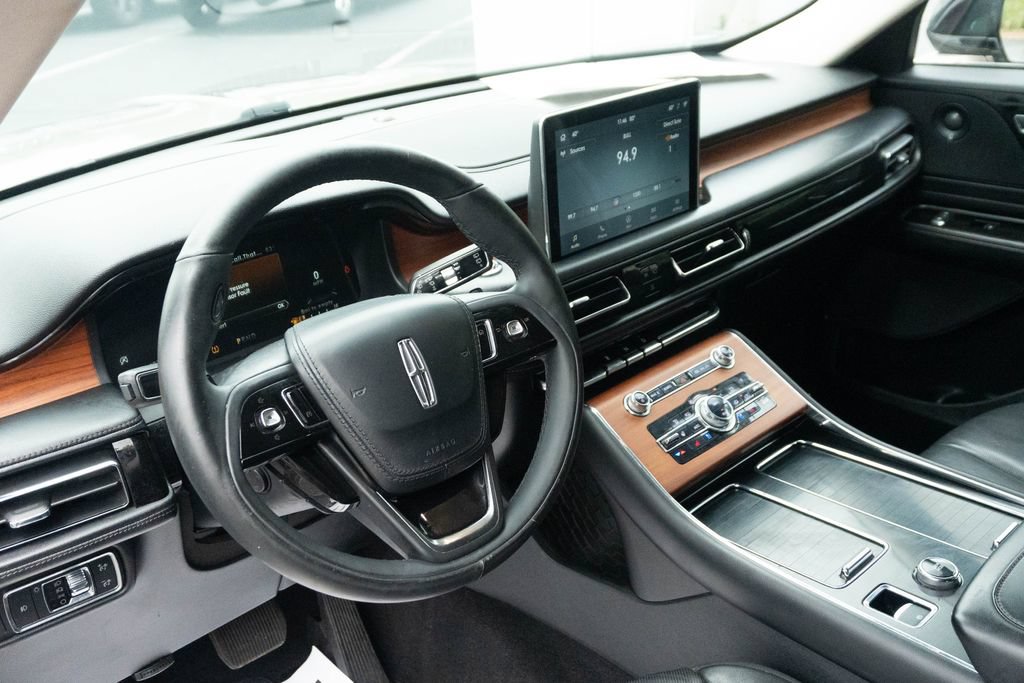 Used 2020 Lincoln Aviator Reserve w/ Elements Package Plus RWD image 18