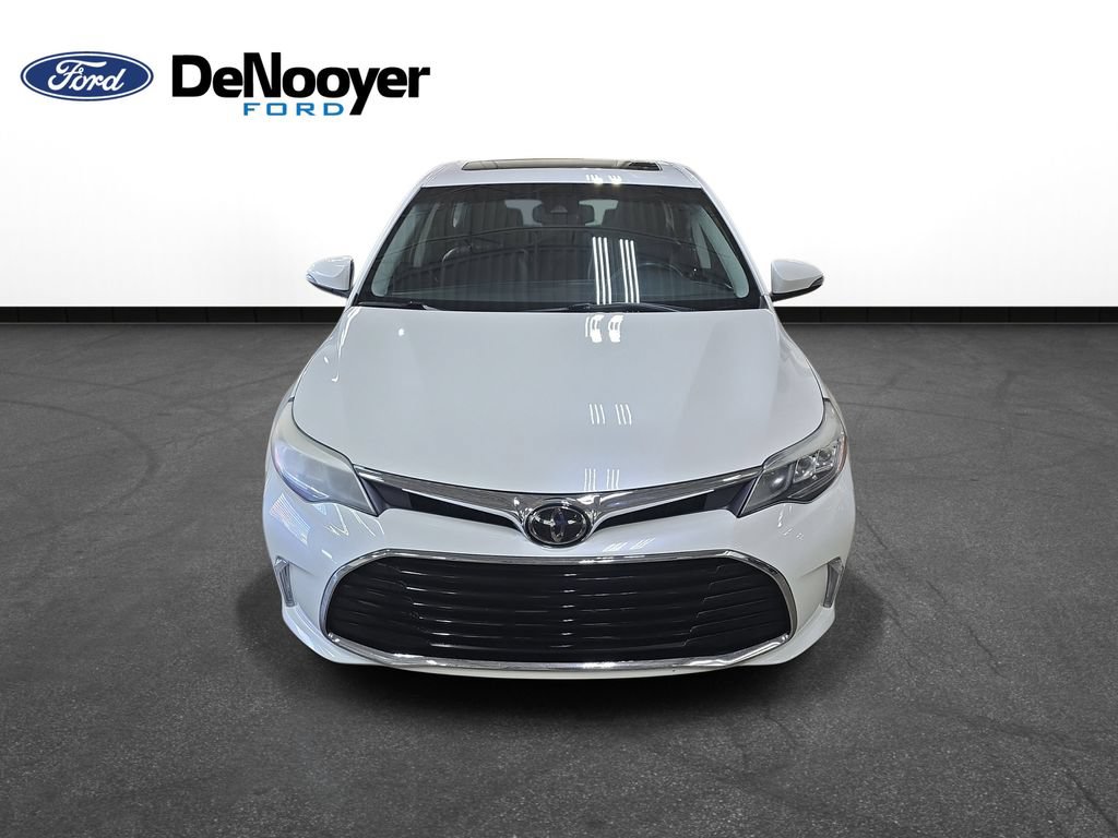 Used 2018 Toyota Avalon Touring w/ Carpet Mat Package FWD image 2