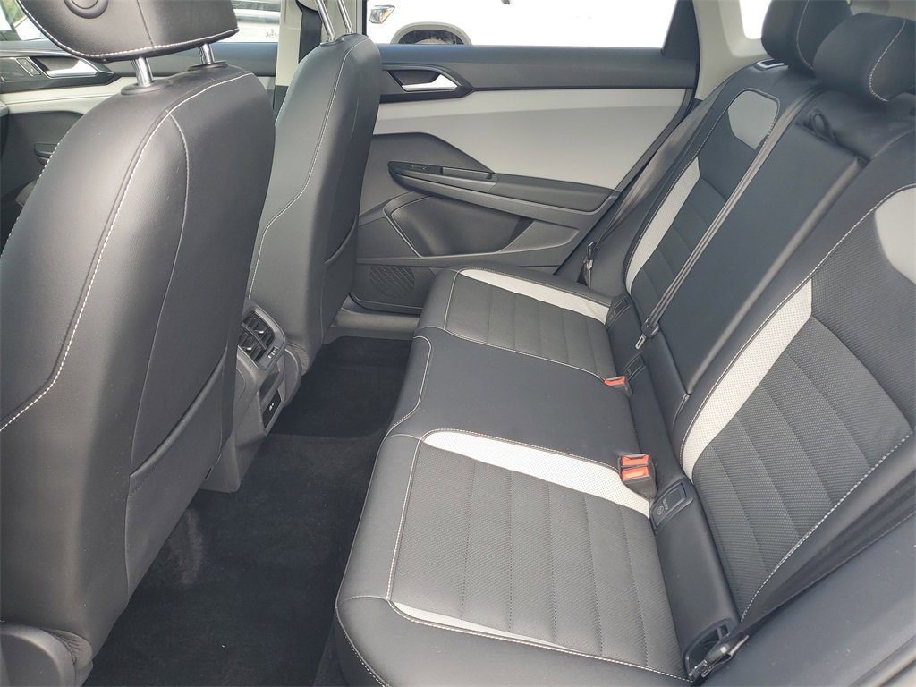 Used 2022 Volkswagen Taos SEL image 10