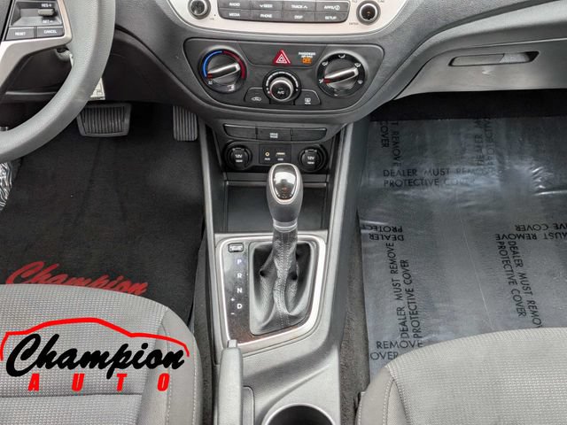 Used 2022 Hyundai Accent SEL FWD image 21
