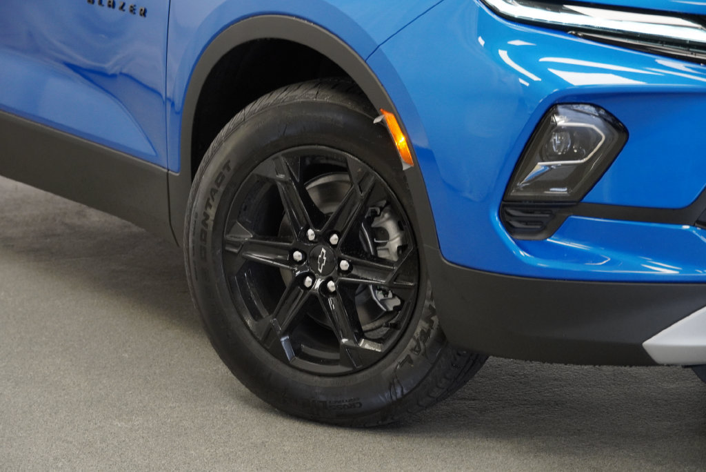 New 2026 Chevrolet Blazer LT w/ Convenience Package AWD/4WD image 10