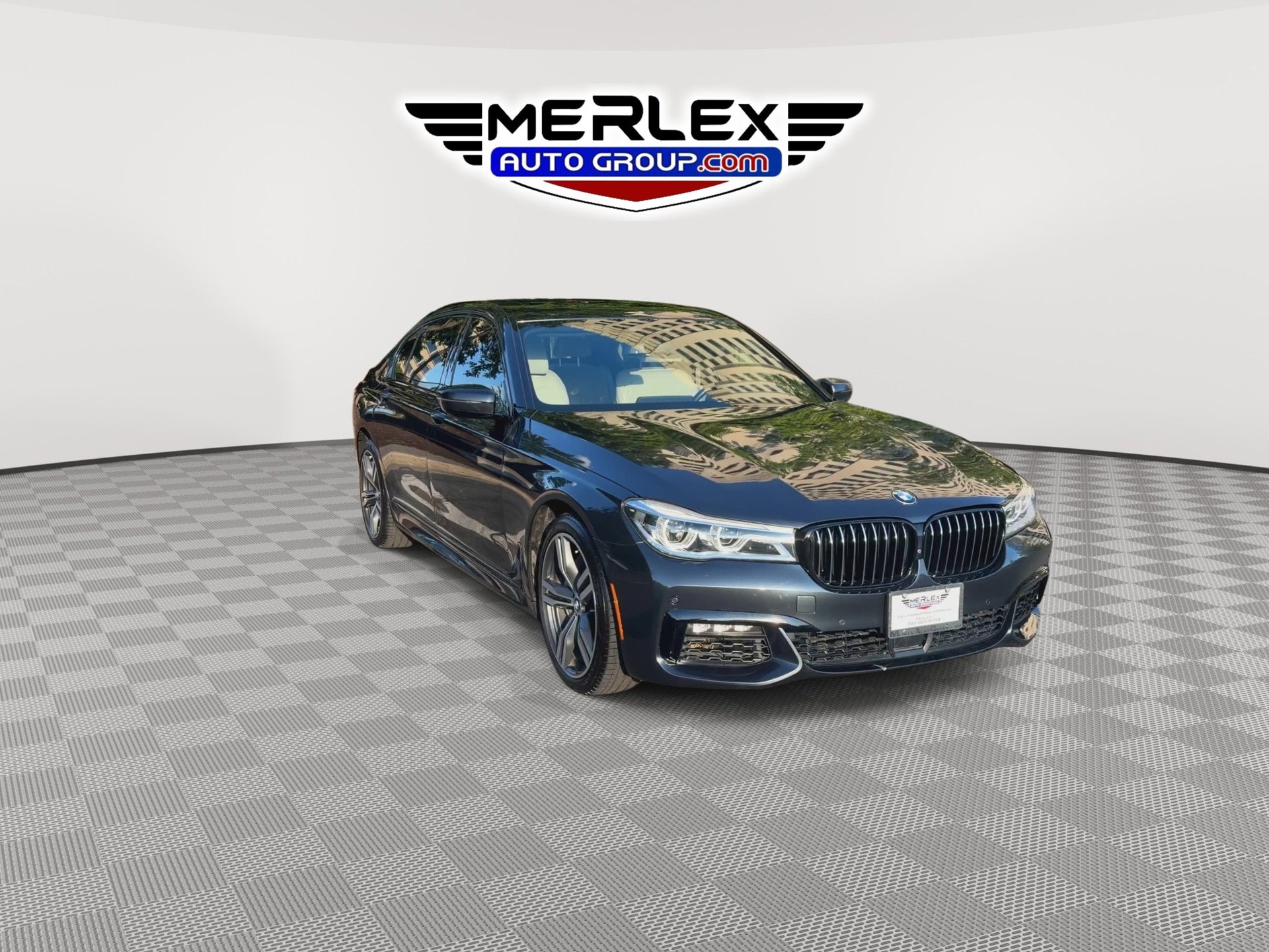 Used 2019 BMW 750i w/ Executive Package RWD image 3
