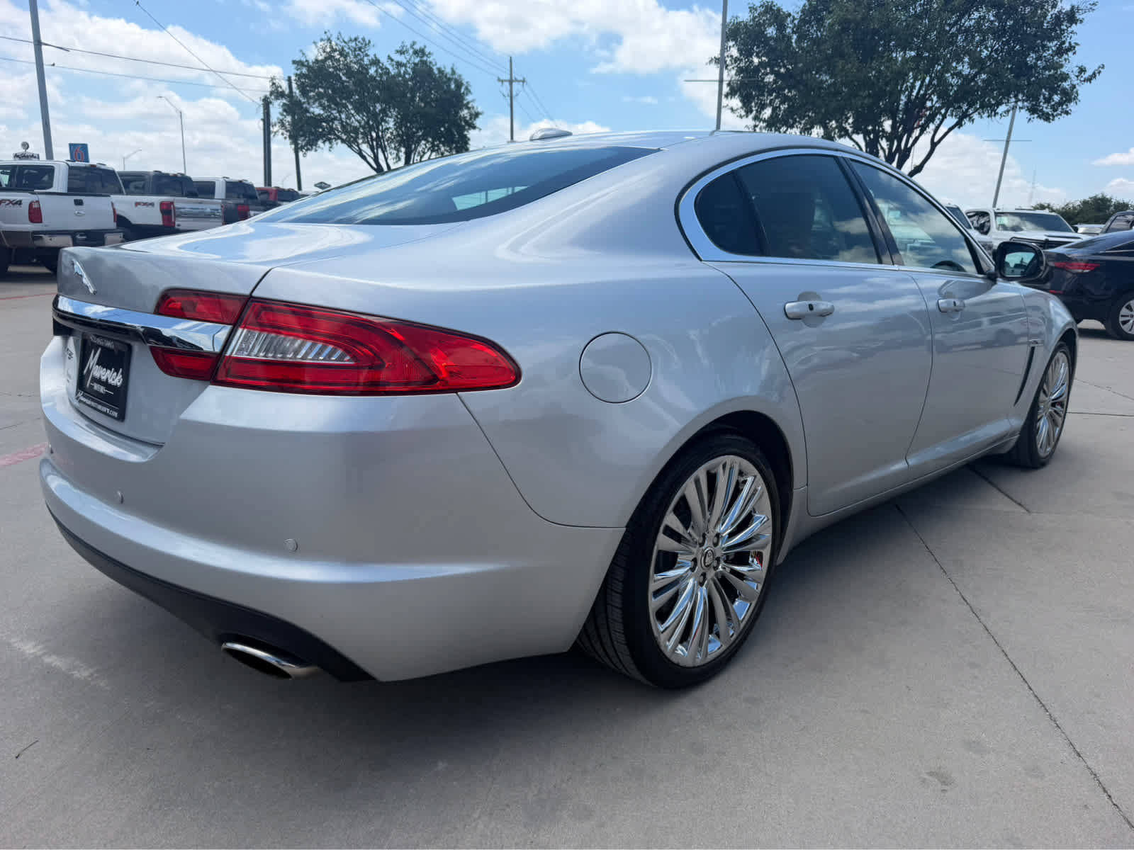 Used 2012 Jaguar XF Portfolio RWD image 3