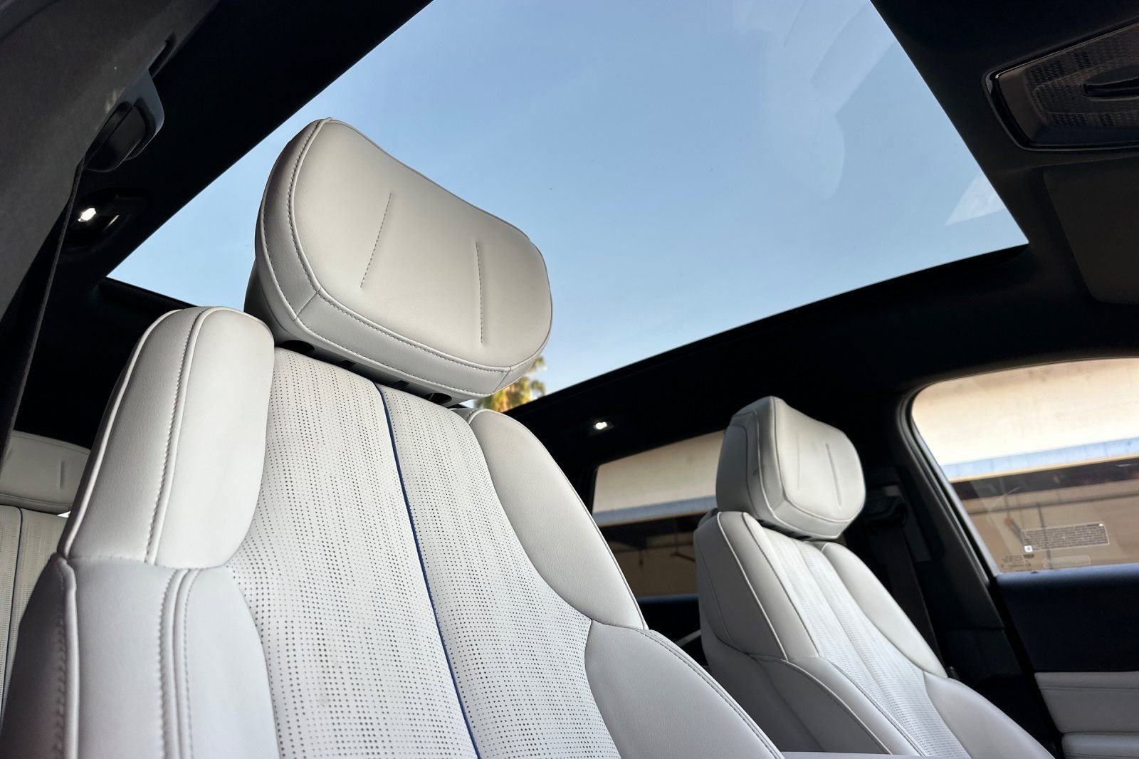 Certified 2024 Cadillac Lyriq Luxury image 21