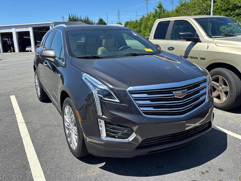 Used 2018 Cadillac XT5 Premium Luxury FWD image 5