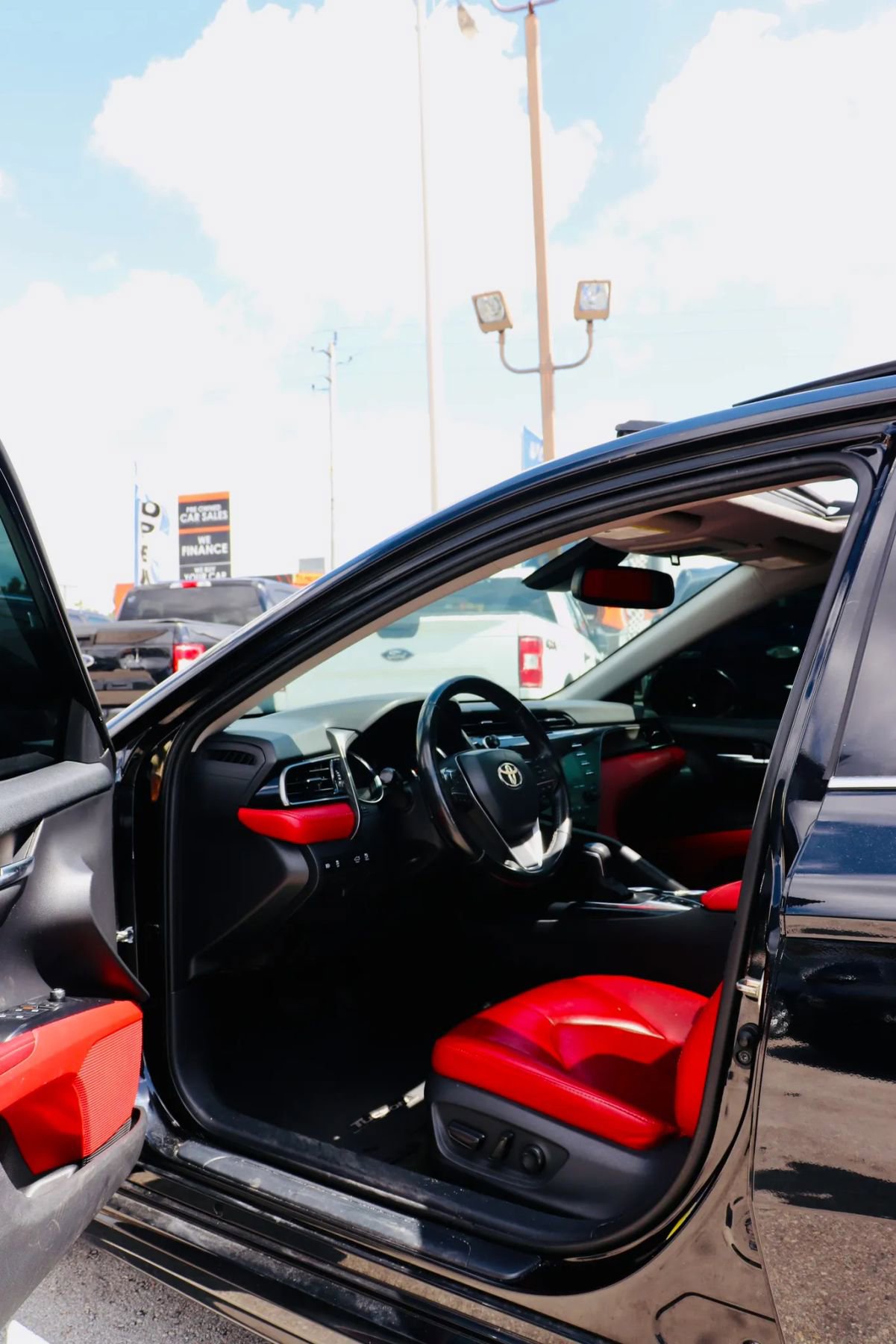 Used 2020 Toyota Camry XSE FWD image 41