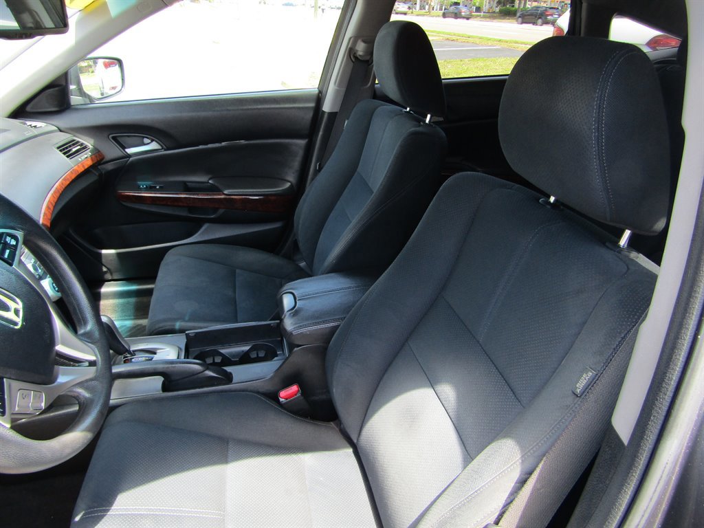 Used 2012 Honda Crosstour EX image 10
