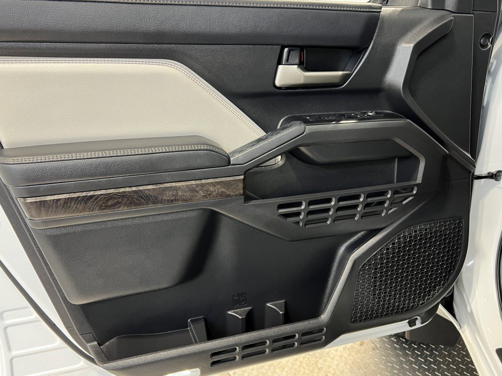 Used 2025 Toyota Tacoma Limited image 26
