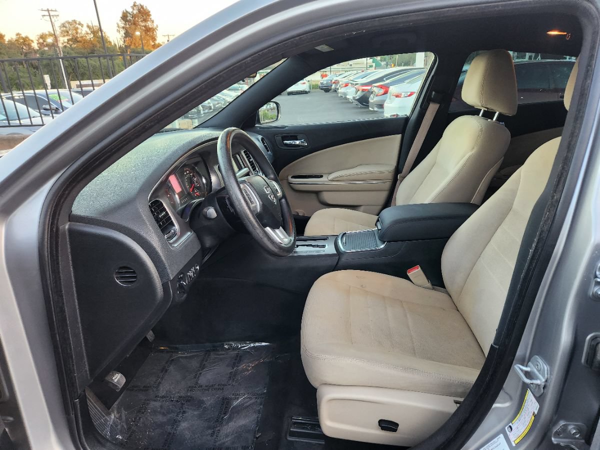 Used 2011 Dodge Charger SE RWD image 10