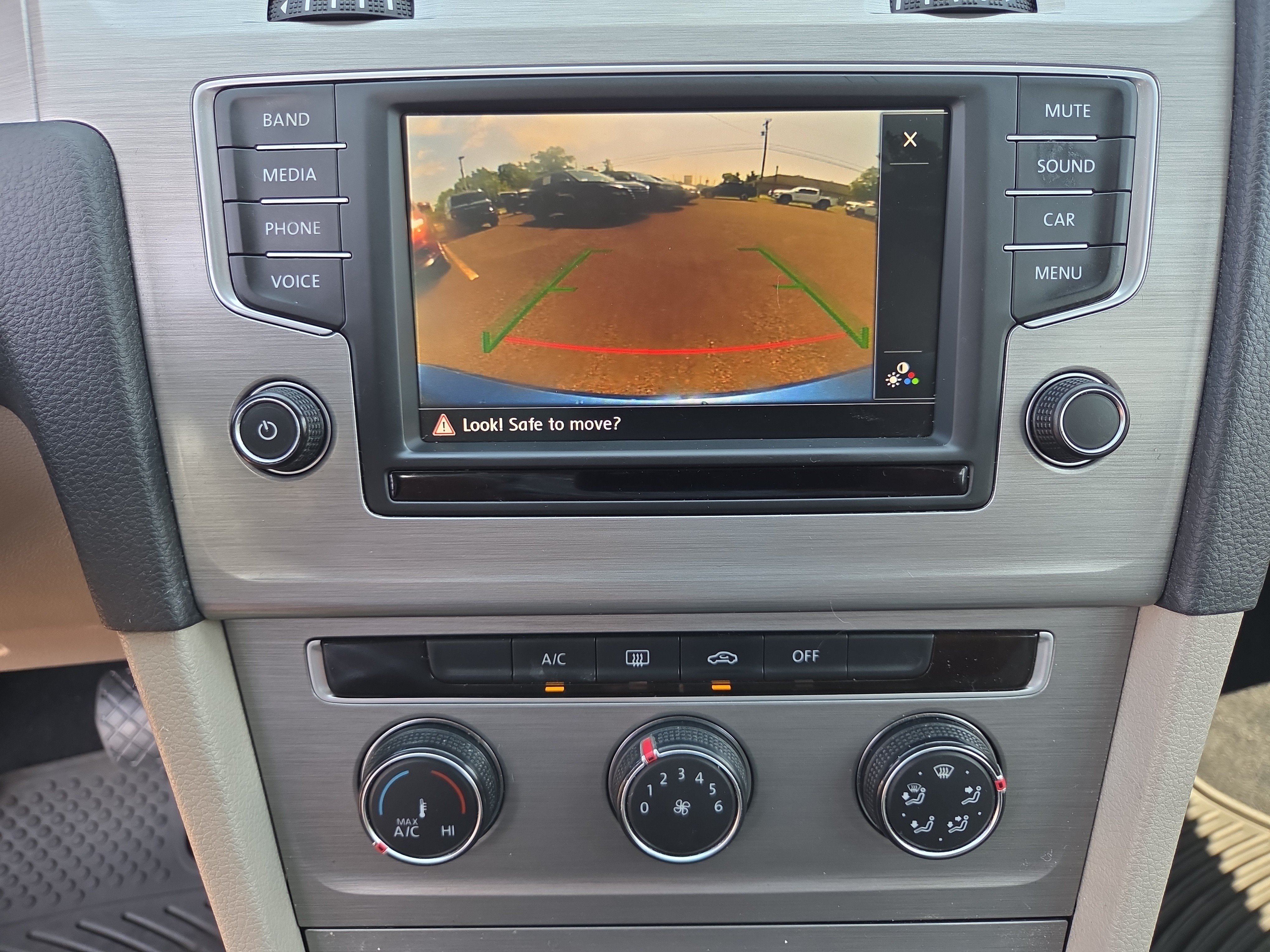 Used 2016 Volkswagen Golf S FWD image 22