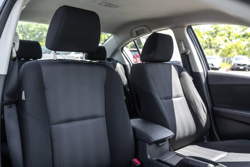 Used 2010 MAZDA MAZDA3 i Touring FWD image 31