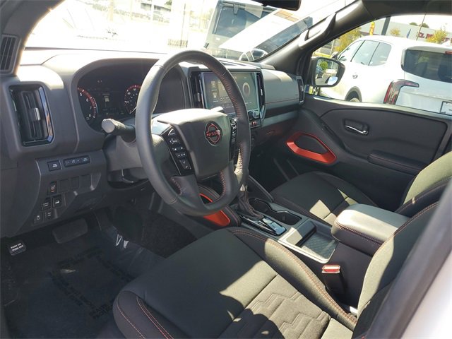 Used 2025 Nissan Frontier PRO-4X image 14