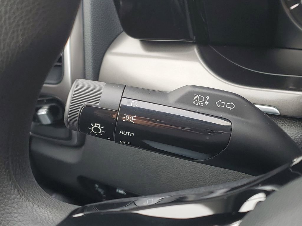 Used 2023 Kia Sorento LX image 15