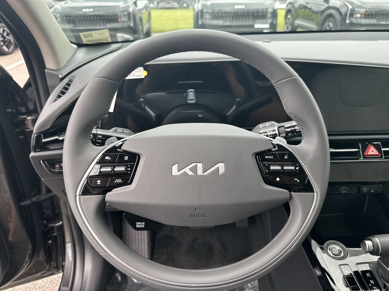 New 2026 Kia Niro EX FWD image 5