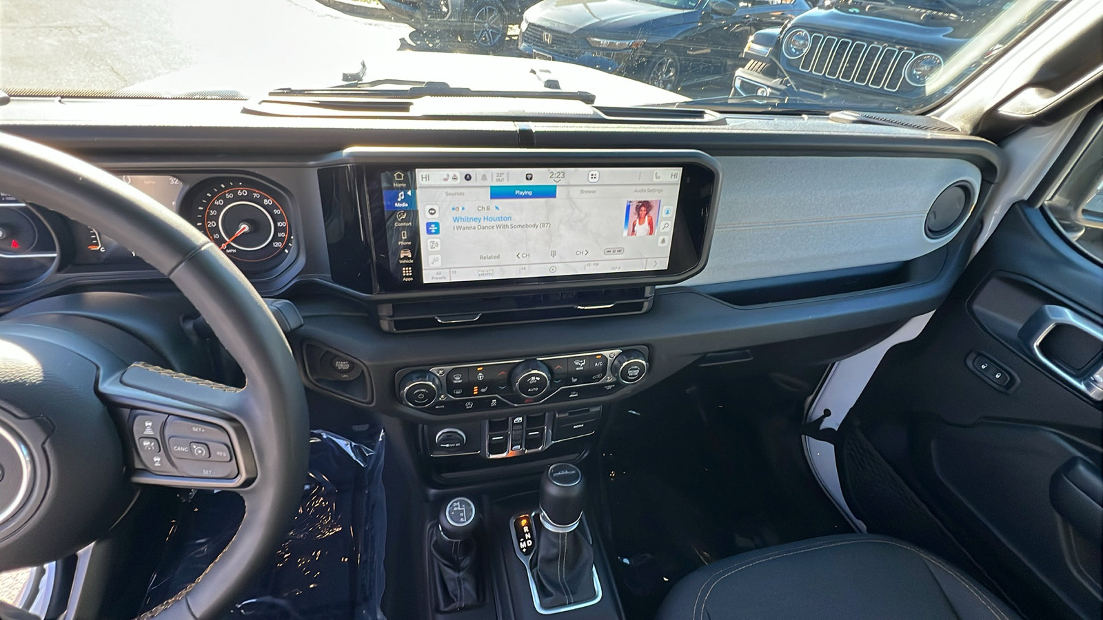 Used 2024 Jeep Gladiator Sport image 33