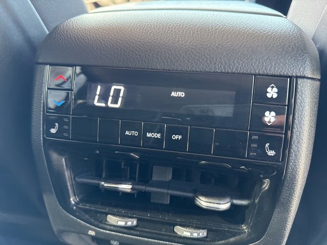 Used 2022 Jeep Grand Cherokee L Limited image 29