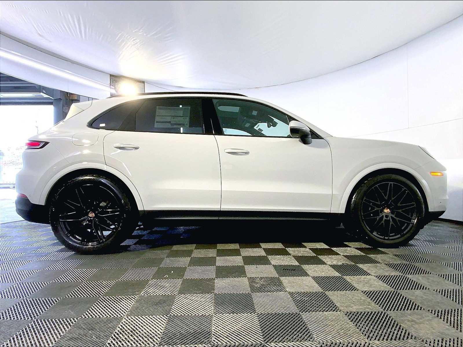 New 2026 Porsche Cayenne image 8