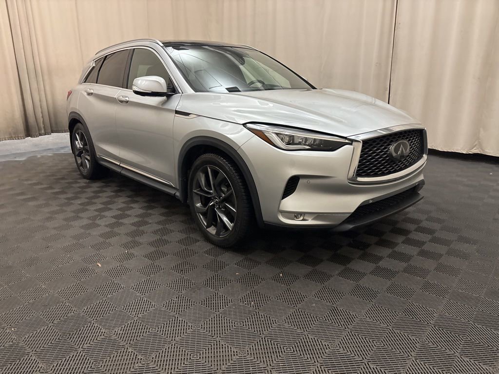 Used 2019 INFINITI QX50 Essential w/ Sensory Package image 3