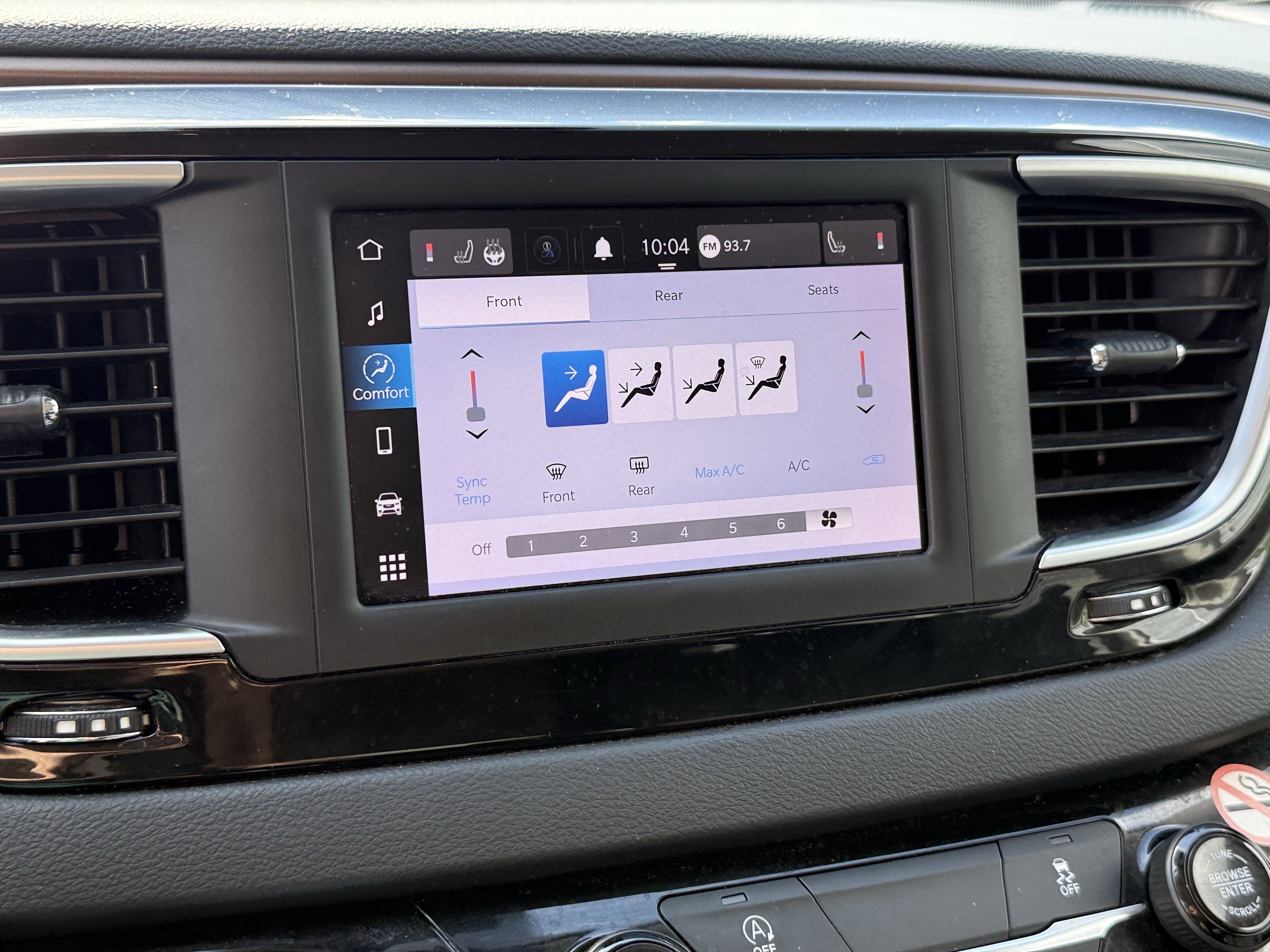 Used 2023 Chrysler Voyager LX FWD image 20