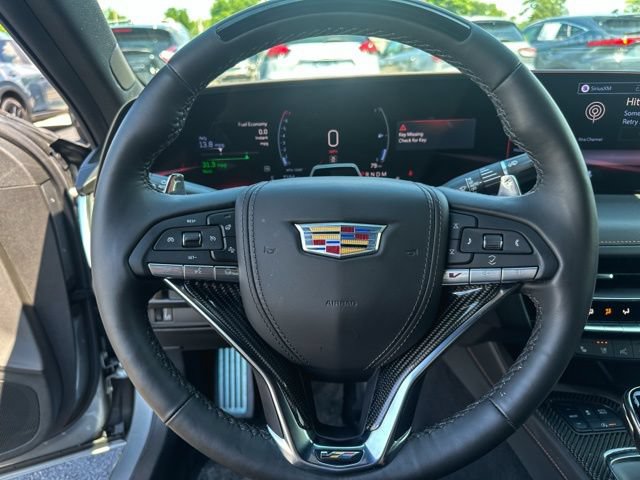 Used 2026 Cadillac CT5 V w/ Technology Package AWD/4WD image 16