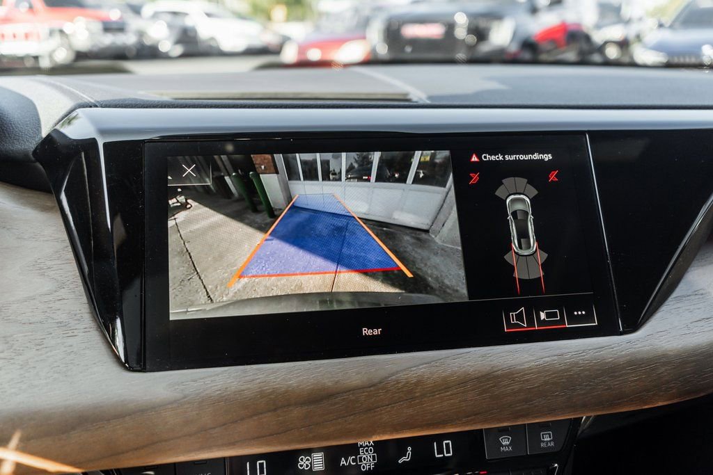 Used 2022 Audi e-tron GT Premium Plus image 10